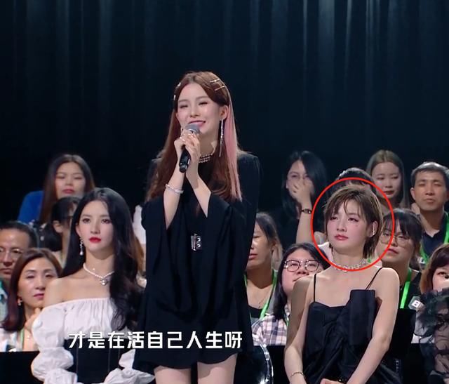  硬糖少女303|《炙热的我们》陈卓璇发言，我却只注意到旁边的赵粤，脸型太真实