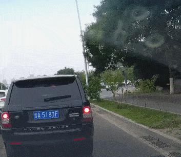 绿化带|@晋A518YF，看把你厉害的，碾压绿化带右转