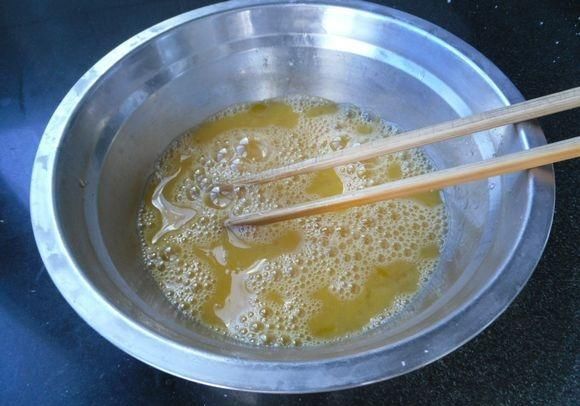  鸡蛋|这才是韭菜盒子正确做法，皮薄馅大，香味浓郁，一次8个不够吃