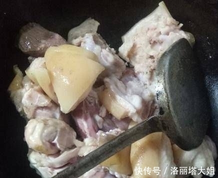 小姐姐|这样炖猪蹄,养颜养颜,香而不腻,小姐姐秒收