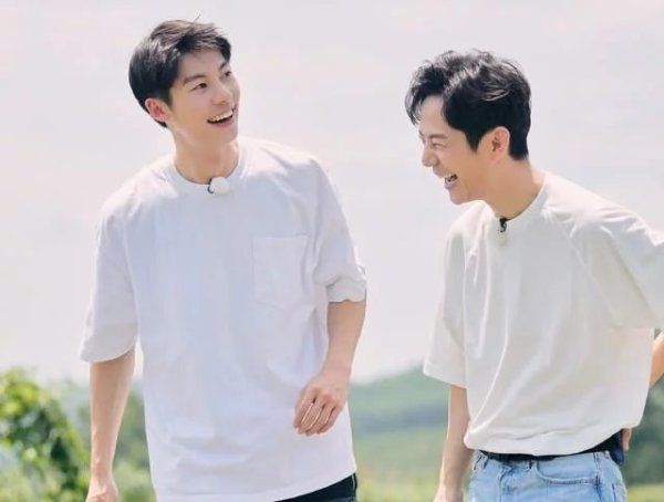  节目|《向往4》嘉宾挖藕被质疑是作秀，官博公开科普，打脸有点狠