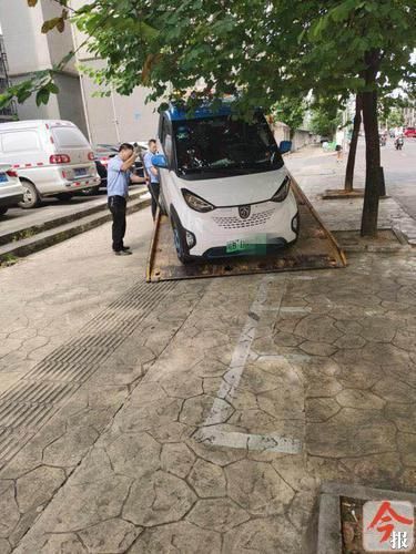  罚单|243张罚单！柳州城管周末拖走20辆车，有这些行为的注意了