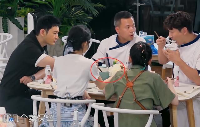  赵丽颖|工作室手撕《中餐厅》，赵丽颖所受的委屈，何止这些？