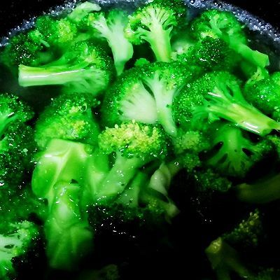  鲜鸡汁|鸡汁西兰花蘑菇火腿丁