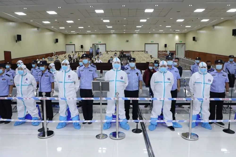  涉恶|阿拉善桑龙等22人涉恶案件公开审理