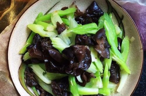  清肠|天然的“清肠能手”，晚餐多食此菜，肚子不鼓了，越吃越瘦