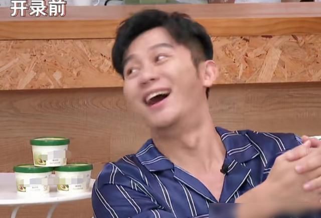  这次|睡衣撞衫，李晨尬到说不出话，谁注意郑爽？这次情商终于在线了