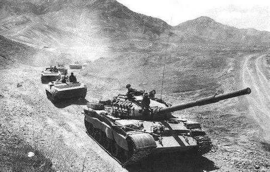 二战中|一组老照片；苏军俘虏第一位德国元帅及苏军入侵布拉格