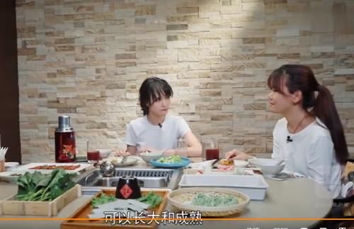  粉丝|郑爽采访引关注，直言不喜欢“贝微微”，称这一角色只是一种幻想