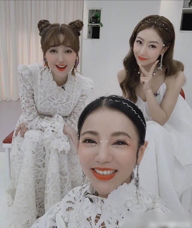  节目|《浪姐》二公淘汰三人离开舞台意难平，看完姐姐发文有点心疼！