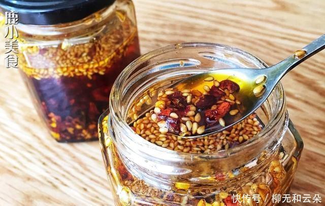 面条|这样炒辣椒油比买咸鲜更辣,小炒面条,凉辣可口