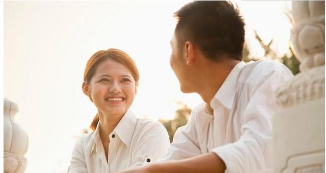 男方父母|结婚彩礼瞬间涨20万，女方以流产要挟，男子：宁可单身也不娶