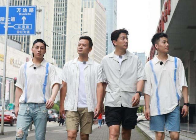  卡斯柏|当赵丽颖被中餐厅嘉宾说土味情话时，她的回应方式堪称教科书