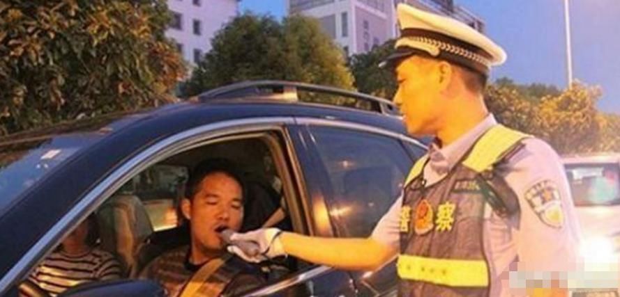 多长时间|晚上喝了一瓶酒,多长时间才能开车?专家:不能低于这个数