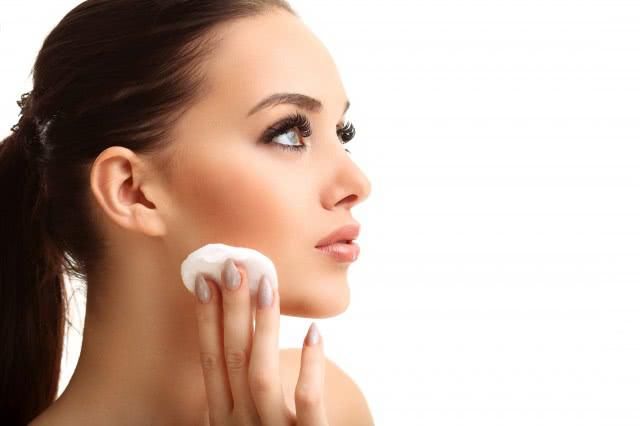 变得越来越|脸颊毛孔变大的原因 从这些方面了解