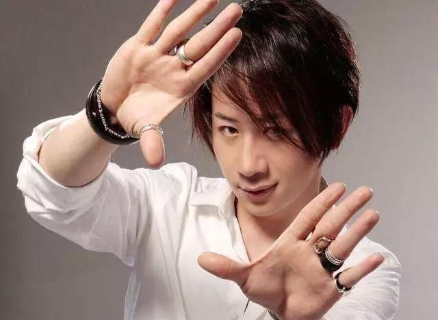  消失|刘谦“换壶魔术”风波后，逐渐消失在公众的视线中，原因令人叹息