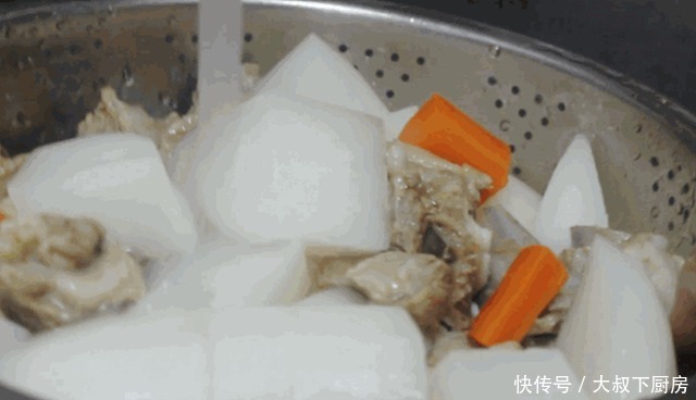 清甜|羊肉怎么做解馋?大叔教你羊肉汤,鲜嫩味美,清甜可口,超好吃!