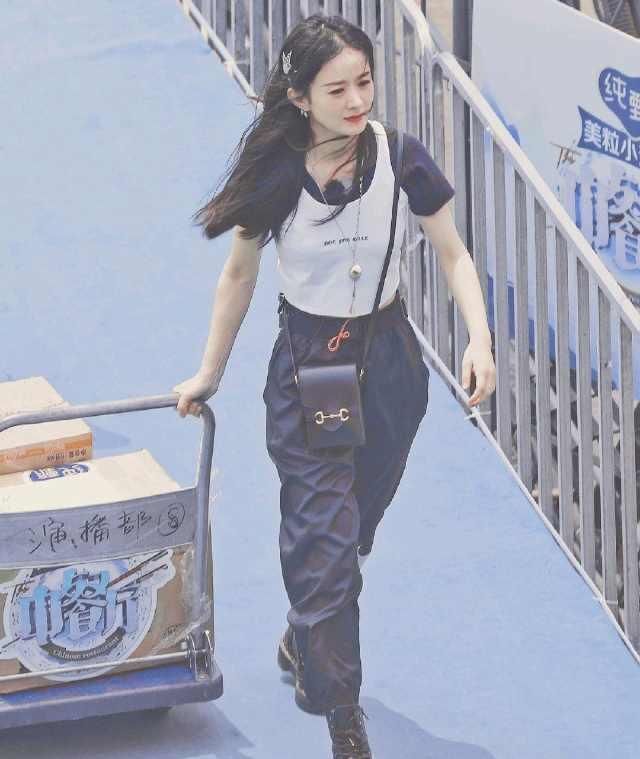  辛苦|赵丽颖新综艺杀青，终于挺过来了，这一路拍摄真的很辛苦、很疲惫