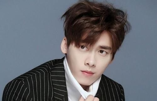 高超|身高超一米八的李易峰,却被网友质疑只有172?