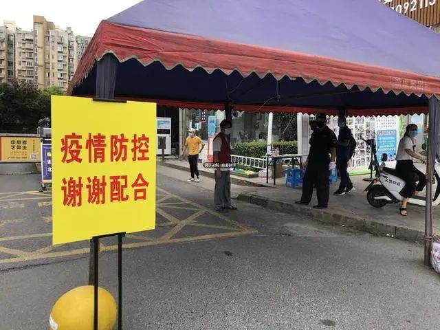  杭州|杭州19岁无症状感染者暂住单元楼临时封闭，2万多只口罩向小区住户发放