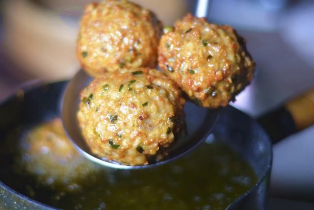  向往|向往的生活：一桌10个人，黄磊只做了3个狮子头，够谁吃？