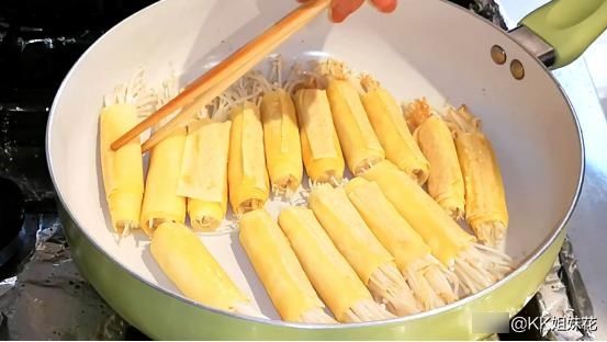  手菜|金针菇也能当大菜！三盘不够吃的快手菜，一口一个，给肉也不换