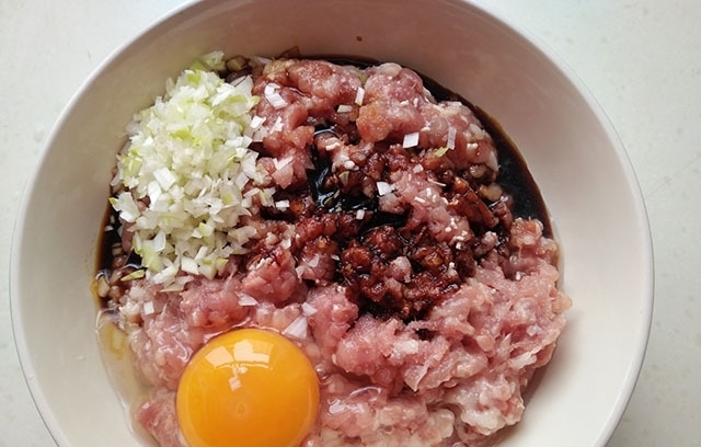  面团|馅饼这样做，南方人也爱吃，方法步骤教给你，学会家人有口福了