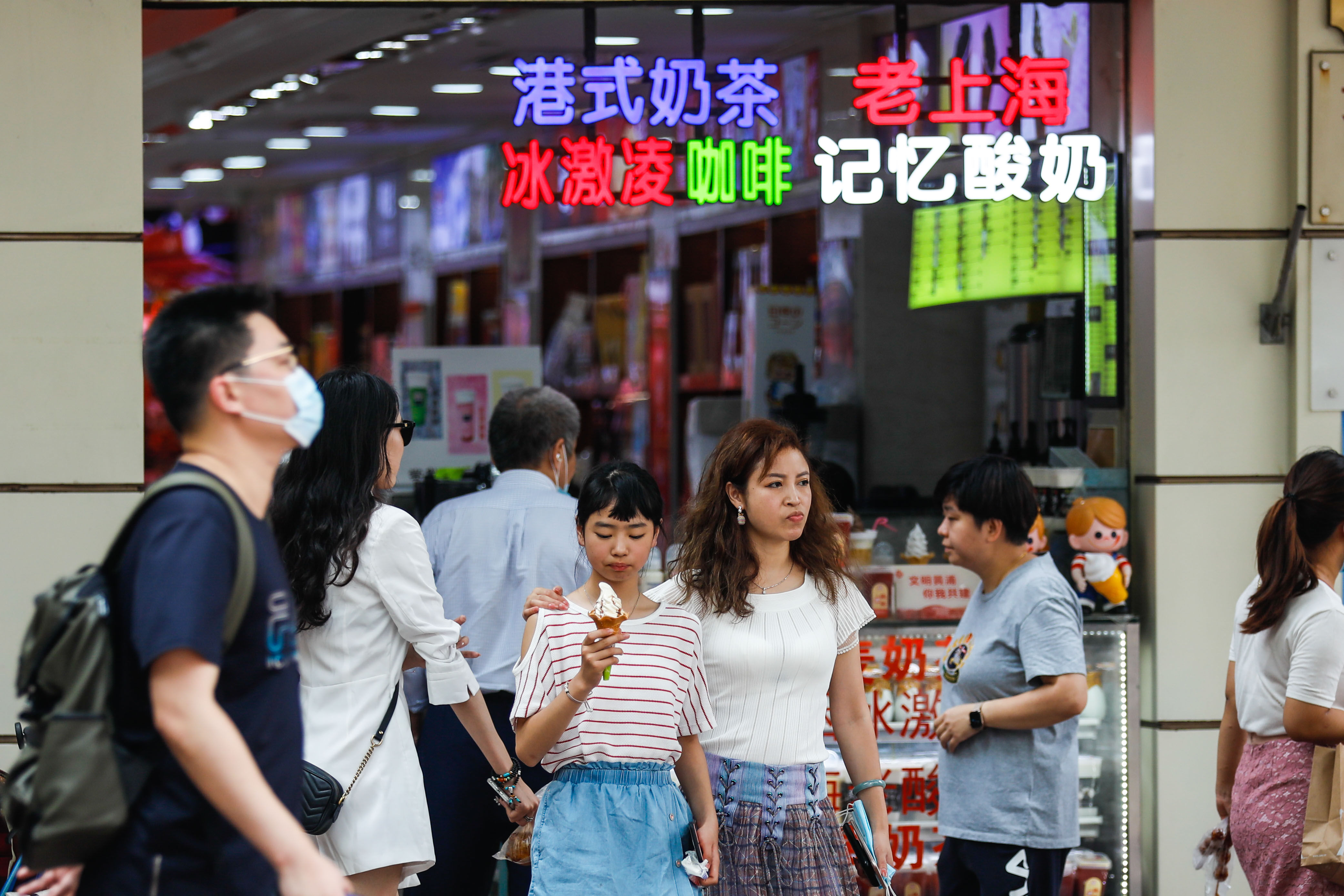 降雨|“烧烤模式”继续，今夏首个高温橙色预警来了！今最高温36.8℃，明有降雨，气温回落