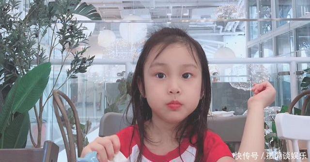 逆袭|当初女儿像王祖蓝,蒜头鼻“毁”颜值,如今李亚男隐隐逆袭!