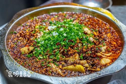 排队|昆明排队三十年老店,15张桌子,“镇店之宝”每天卖半吨