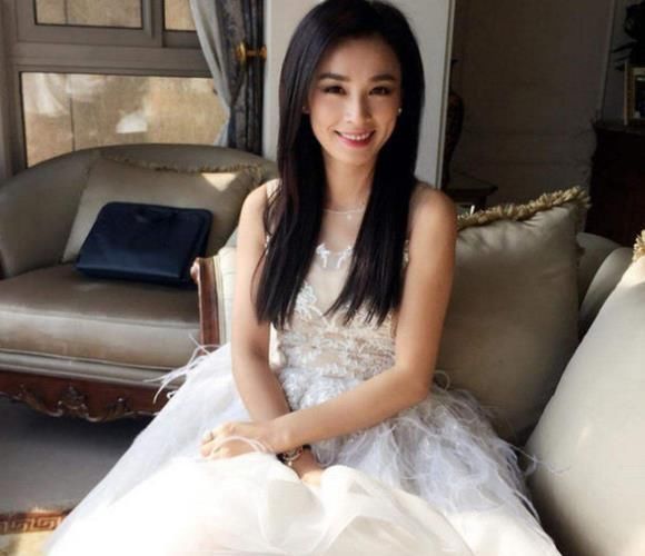 曝光|50岁张庭无美颜状态曝光，觉小肚子凸显后竟拉了个胖姑娘对比