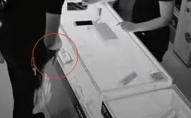 稀里哗啦|在你感动得稀里哗啦时，人家已经把钱挣了