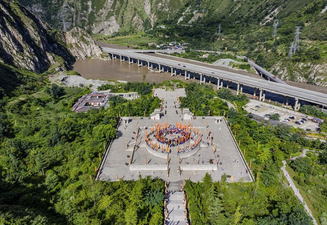 大禹祭坛前|锁定现场！汶川大禹祭坛太hot！
