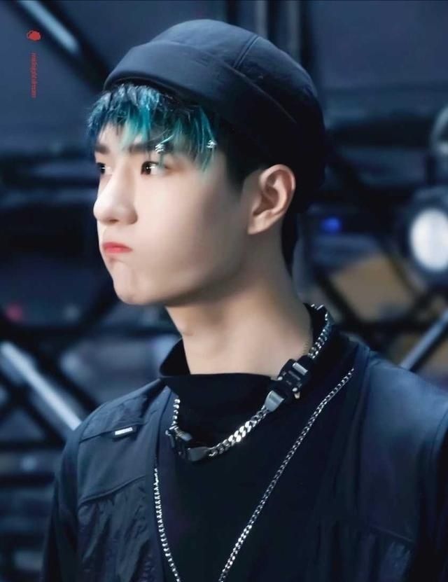  样子|王一博你叼着药瓶跳舞的样子真的让人心疼！