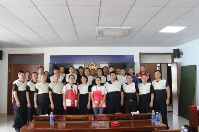  黄岛|全警大练兵 黄岛公安组织应急救护员培训