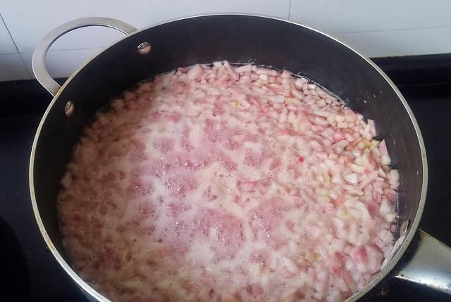  美味|只需3个桃子，就能做出2种甜品，美味解馋又实惠，做法超简单