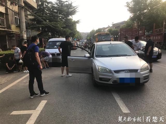一锅端|扒窃团伙驱车百里来汉流窜行窃,民警蹲守六昼夜一锅端