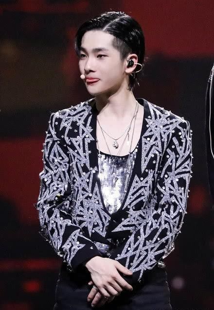  炙热|《炙热的我们》决赛名单出炉，火箭少女成功晋级，R1SE遗憾淘汰