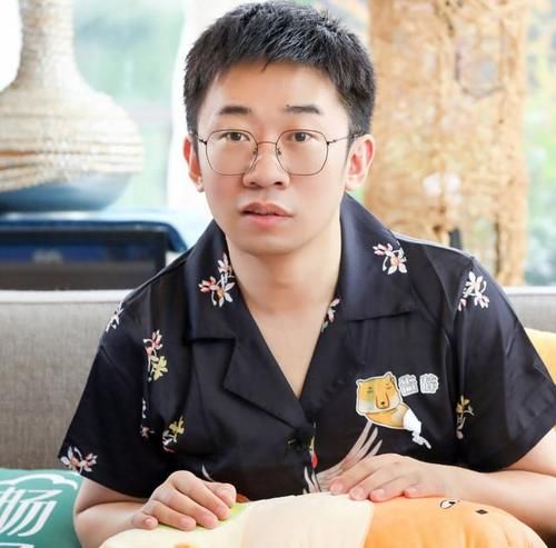  综艺|为何杨迪仅六百余万粉丝，却成各大综艺抢着要的人？导演给出答案