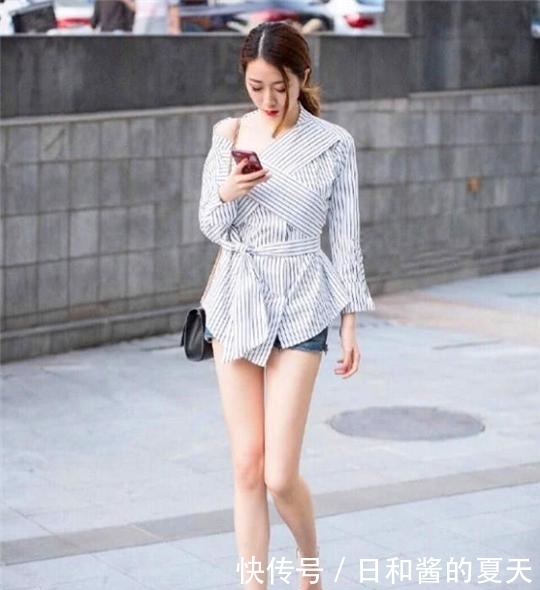 个性|街拍：美丽动人的小姐姐，独特的穿衣搭配，穿出自己的个性！