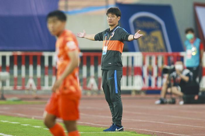 久违|鲁能左后卫位置将迎久违之人首发,表现可圈可点,深得李霄鹏认可