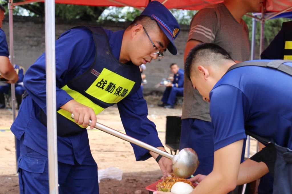  演练|这场危险化学品爆炸事故救援实战演练，堪比大片!