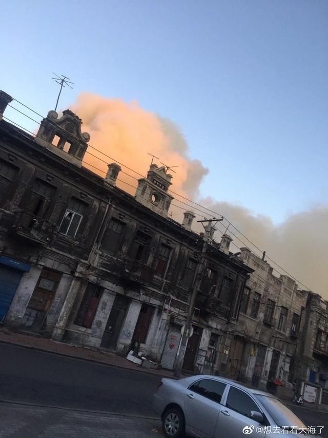  老松光|今晨突发！哈尔滨老松光电影院附近着火，现场浓烟滚滚