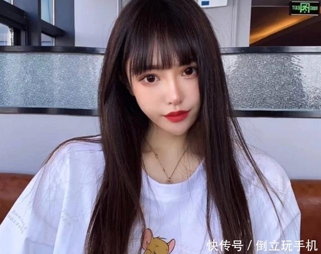  眉峰|“一字眉”不受宠了，今年流行的是“漫画眉”，明星潮人都在画