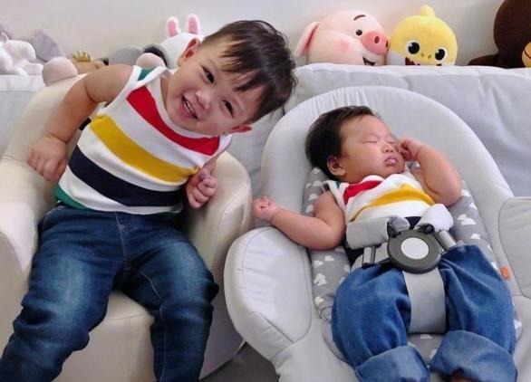 胡杏儿|胡杏儿小儿子长大了!与妈妈同游迪士尼显兴奋,身边不见哥哥陪伴