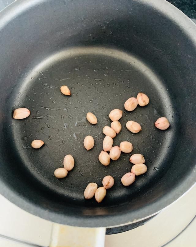  鸡胸肉|家常凉拌鸡丝的做法，这样做香辣开胃又解馋，方法超简单