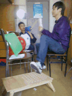 GIF|搞笑GIF:跟着这妹子二里地了,我该怎么上前打招呼呢