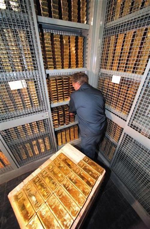  雷国民|当年那个连杀23人，抢银行260万巨款为女儿治病的农民，被捕后谎言揭穿