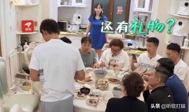  感受|邹市明王祖蓝同下厨，王祖蓝被冷落，隔着屏幕都能感受到他的委屈