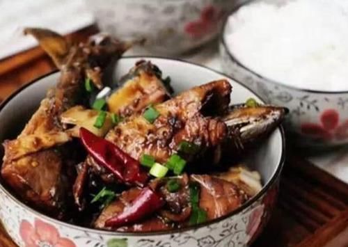  海带|酱焖鲜鲅鱼，鲫鱼西红柿汤，五花肉酥海带这几道家常菜的做法